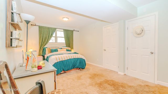 6608 Rockbridge Lane, Knoxville, TN 37921