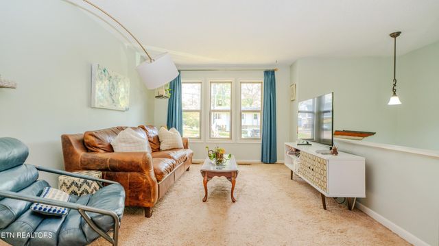 6608 Rockbridge Lane, Knoxville, TN 37921