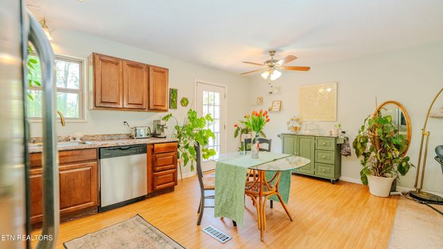 6608 Rockbridge Lane, Knoxville, TN 37921