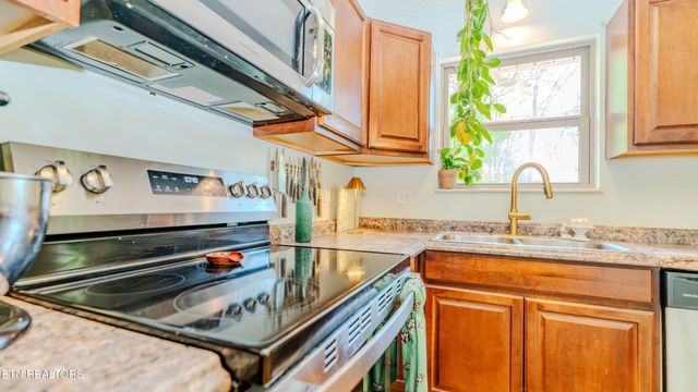 6608 Rockbridge Lane, Knoxville, TN 37921