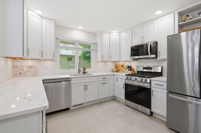 793 Torchwood Drive, New Brighton, MN 55112