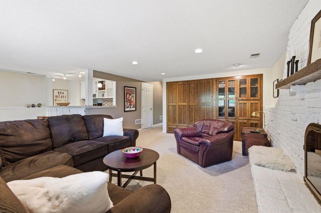793 Torchwood Drive, New Brighton, MN 55112