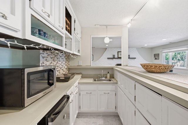 793 Torchwood Drive, New Brighton, MN 55112