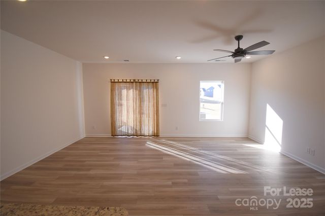 752 Kitfox Drive NW, Concord, NC 28027