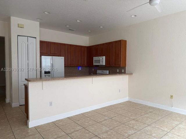 14624 SW 5th St 4-5, Pembroke Pines, FL 33027