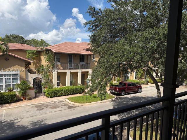 14624 SW 5th St 4-5, Pembroke Pines, FL 33027