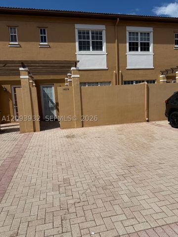 14624 SW 5th St 4-5, Pembroke Pines, FL 33027
