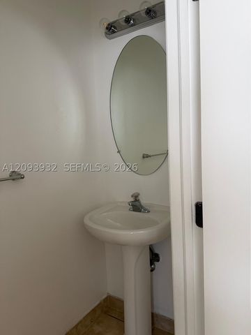 14624 SW 5th St 4-5, Pembroke Pines, FL 33027