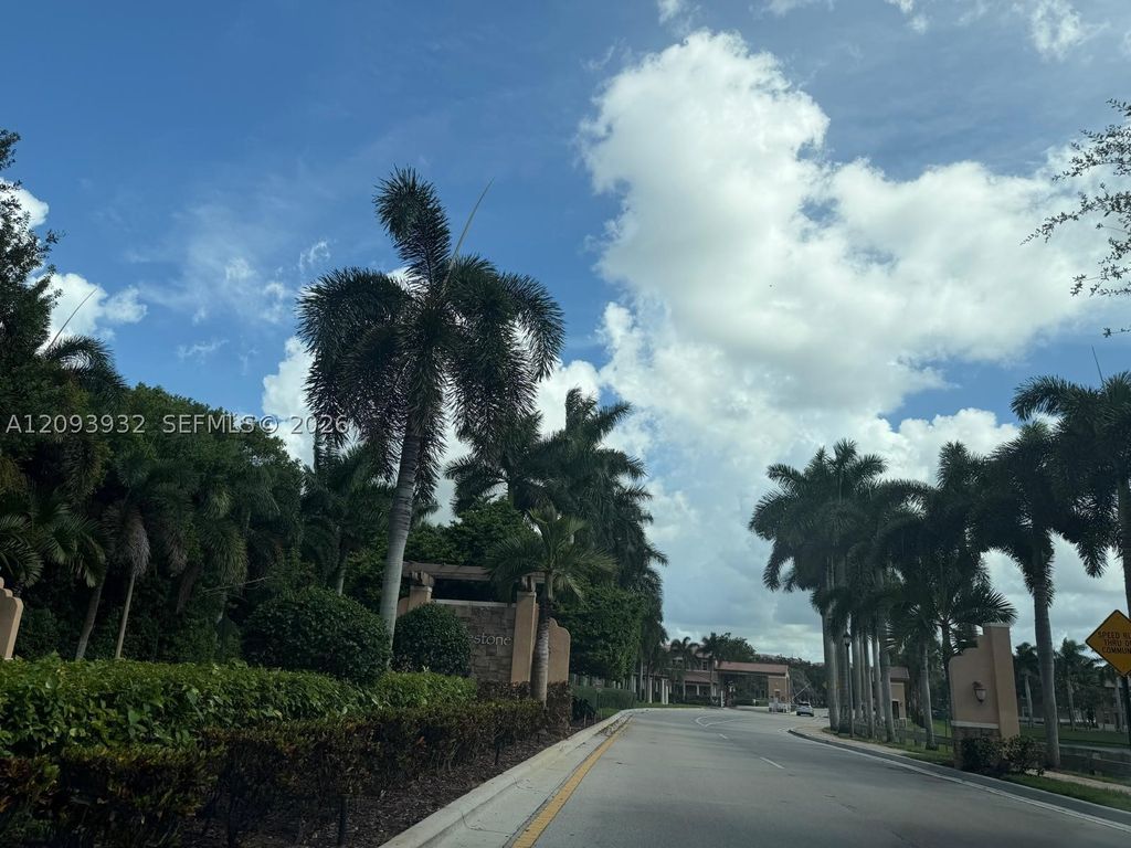 14624 SW 5th St 4-5, Pembroke Pines, FL 33027