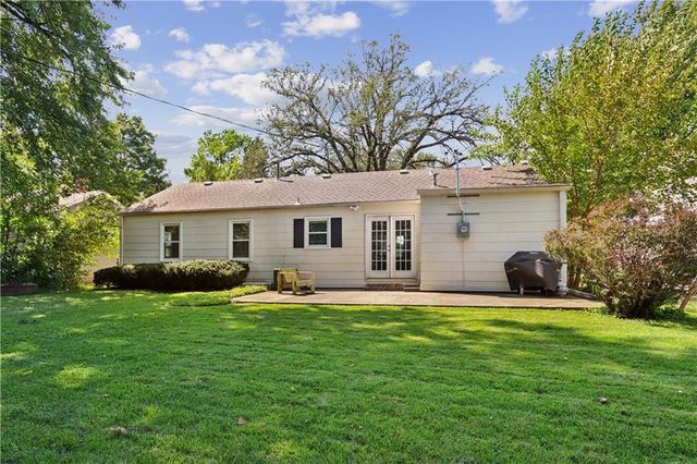 7217 Dearborn Street, Overland Park, KS 66204