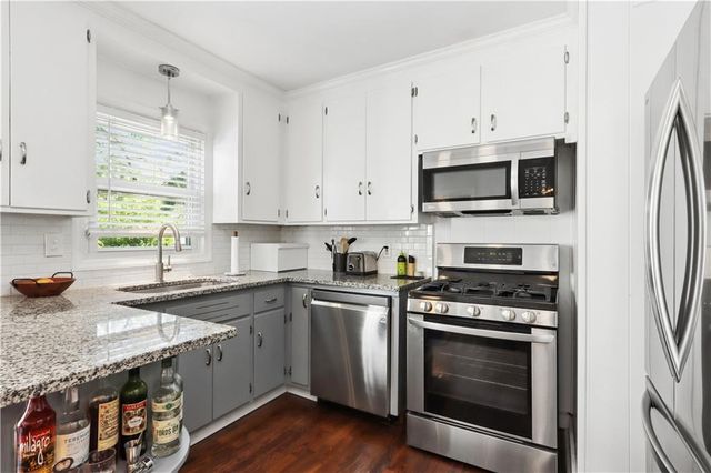 7217 Dearborn Street, Overland Park, KS 66204