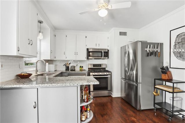 7217 Dearborn Street, Overland Park, KS 66204