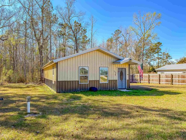 11963 NW Lake Mystic Lee Duggar Road, Bristol, FL 32321