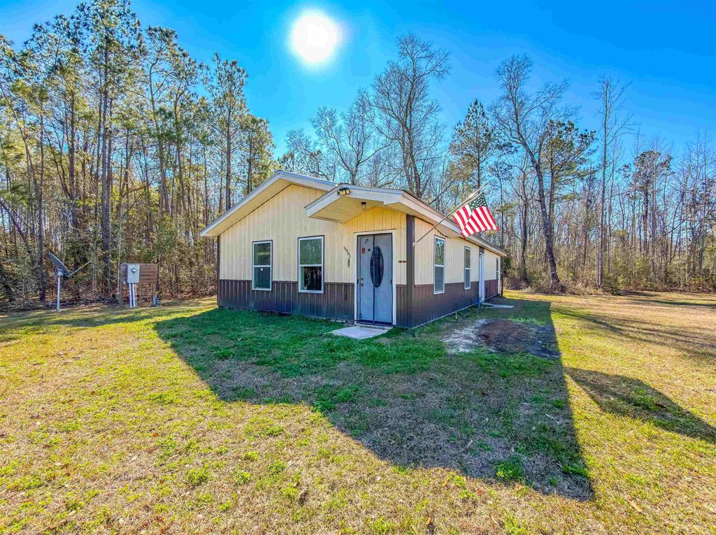 11963 NW Lake Mystic Lee Duggar Road, Bristol, FL 32321