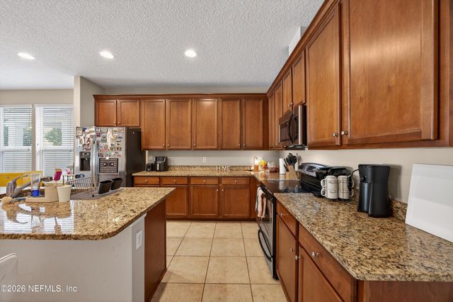 12118 WYNNFIELD LAKES Circle, Jacksonville, FL 32246