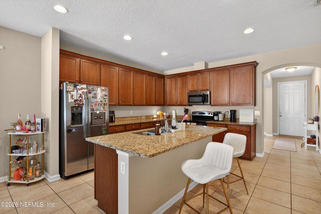 12118 WYNNFIELD LAKES Circle, Jacksonville, FL 32246