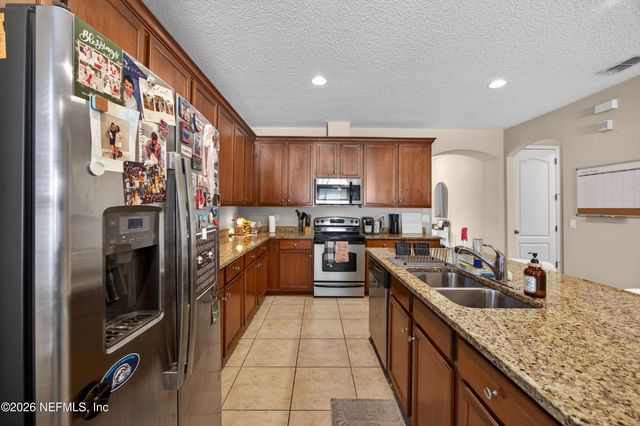 12118 WYNNFIELD LAKES Circle, Jacksonville, FL 32246