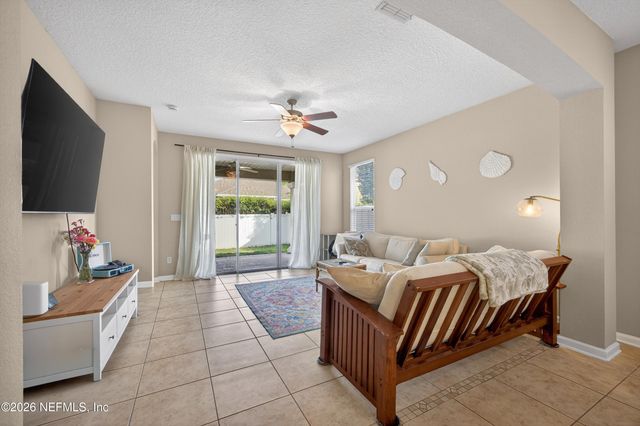 12118 WYNNFIELD LAKES Circle, Jacksonville, FL 32246