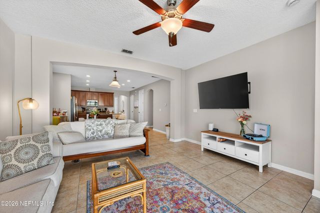 12118 WYNNFIELD LAKES Circle, Jacksonville, FL 32246