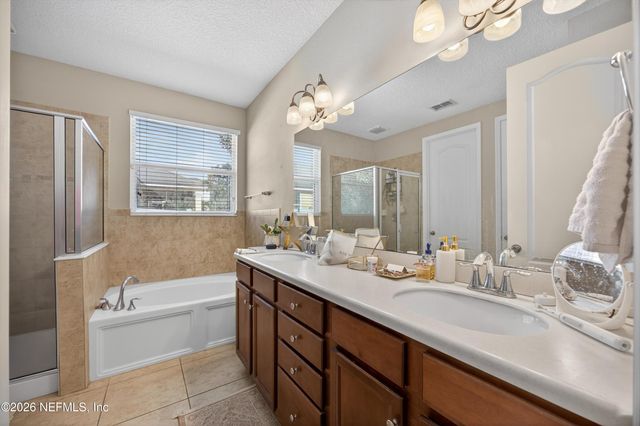 12118 WYNNFIELD LAKES Circle, Jacksonville, FL 32246