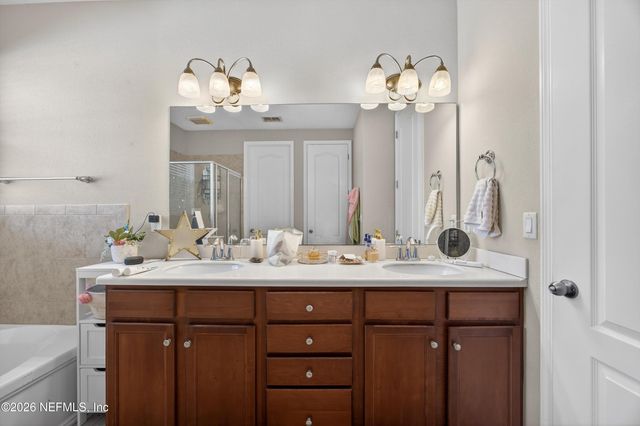 12118 WYNNFIELD LAKES Circle, Jacksonville, FL 32246