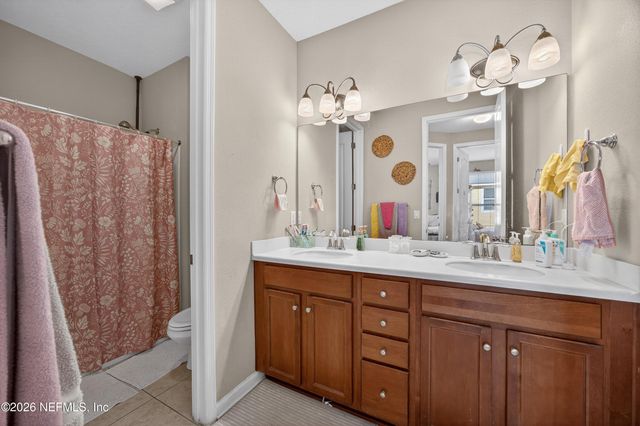 12118 WYNNFIELD LAKES Circle, Jacksonville, FL 32246