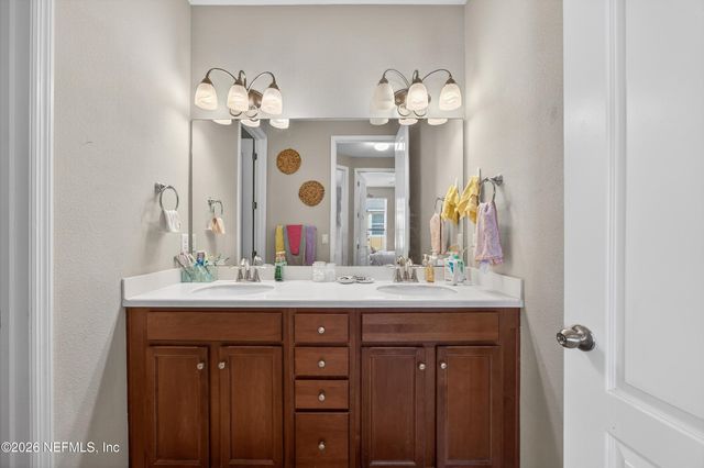 12118 WYNNFIELD LAKES Circle, Jacksonville, FL 32246