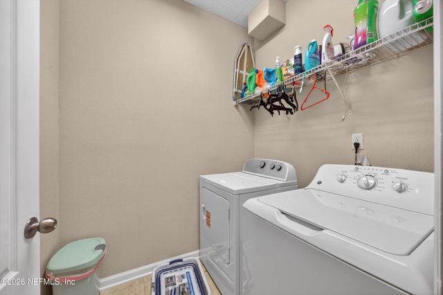 12118 WYNNFIELD LAKES Circle, Jacksonville, FL 32246