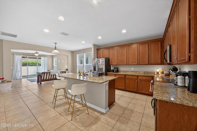 12118 WYNNFIELD LAKES Circle, Jacksonville, FL 32246