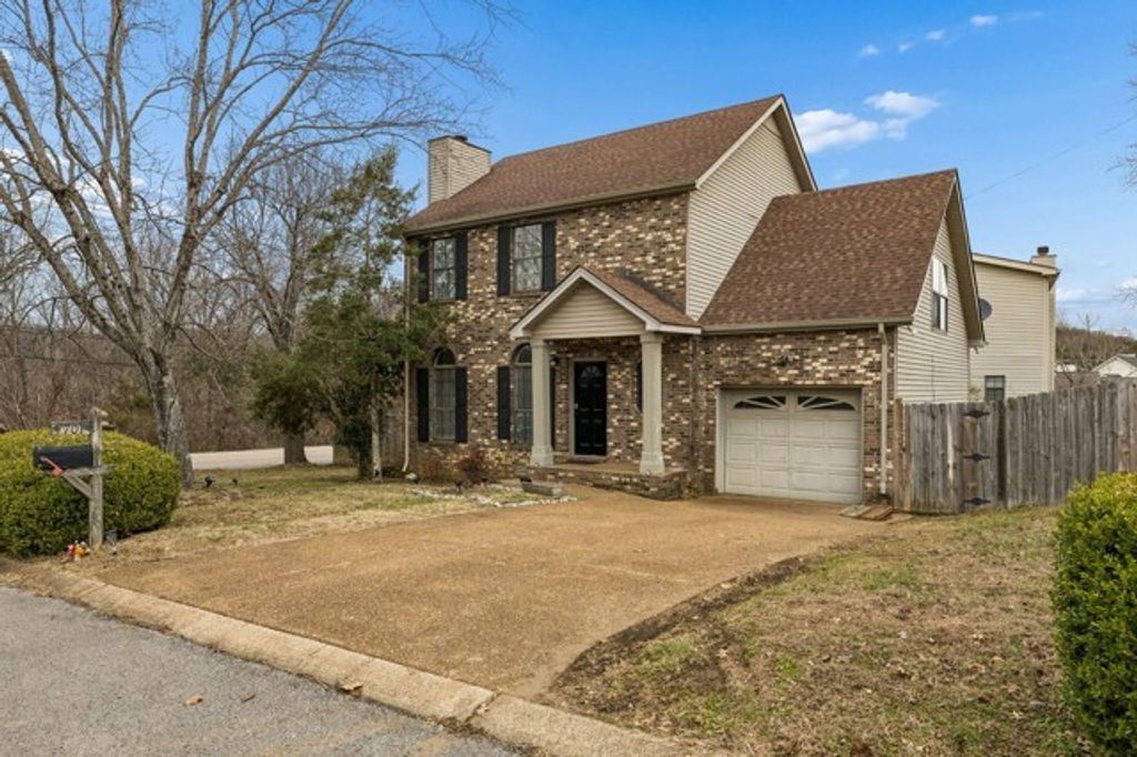 7701 Poplar Ridge Dr, Nashville, TN 37221