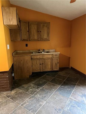 2187 Hickory Tree Road, Winston-salem, NC 27127