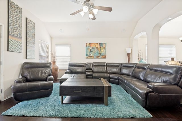 437 Castle Street, Desoto, TX 75115