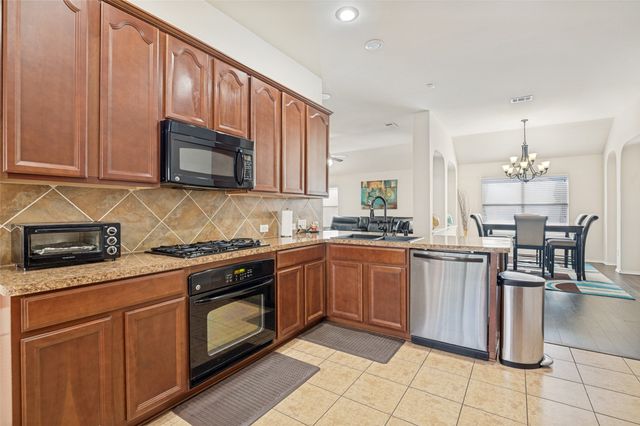 437 Castle Street, Desoto, TX 75115