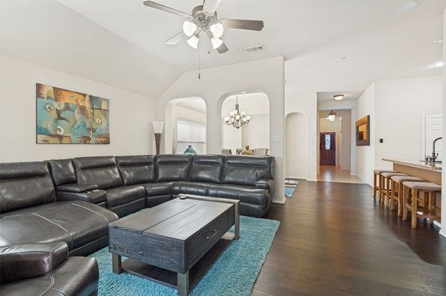 437 Castle Street, Desoto, TX 75115