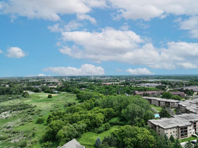 13901 St Andrews Drive, Eden Prairie, MN 55344