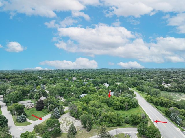 13901 St Andrews Drive, Eden Prairie, MN 55344