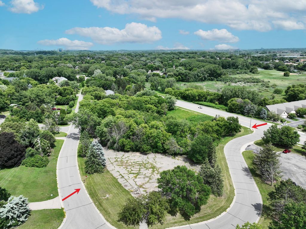 13901 St Andrews Drive, Eden Prairie, MN 55344 — photo 2
