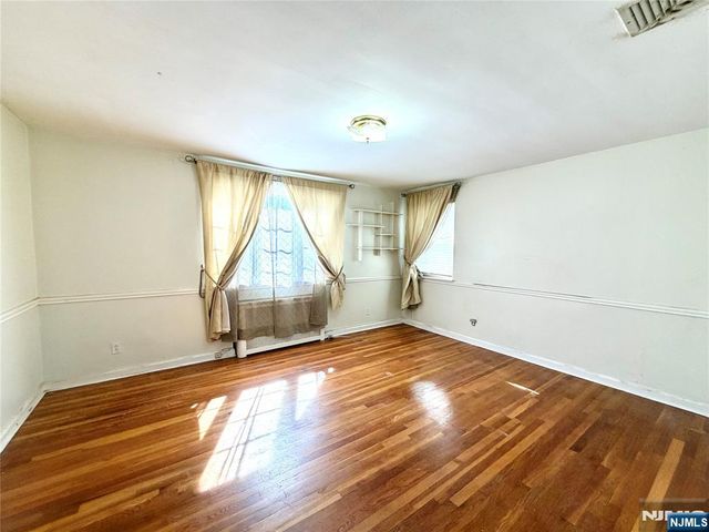 37-27 Hale Place, Fair Lawn, NJ 07410