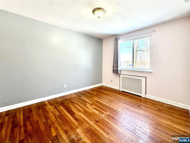 37-27 Hale Place, Fair Lawn, NJ 07410