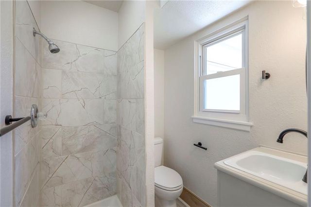 8721 N Campbell Street, Kansas City, MO 64155