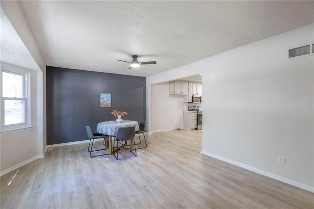 8721 N Campbell Street, Kansas City, MO 64155