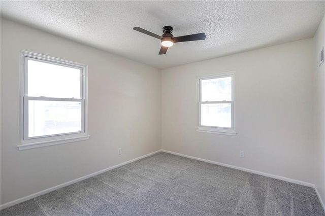 8721 N Campbell Street, Kansas City, MO 64155