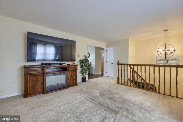 33 COUNTRY SIDE LN, Leola, PA 17540