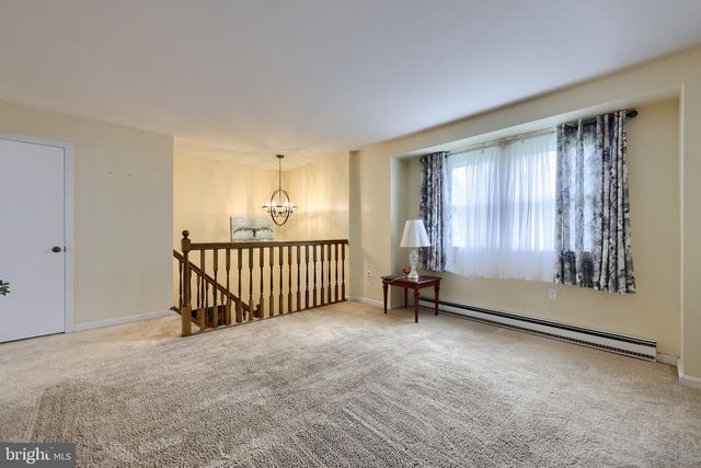 33 COUNTRY SIDE LN, Leola, PA 17540