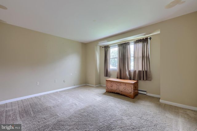 33 COUNTRY SIDE LN, Leola, PA 17540