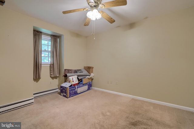 33 COUNTRY SIDE LN, Leola, PA 17540