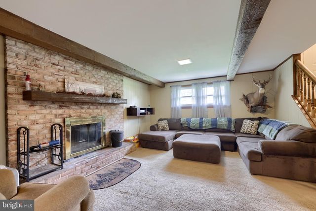 33 COUNTRY SIDE LN, Leola, PA 17540