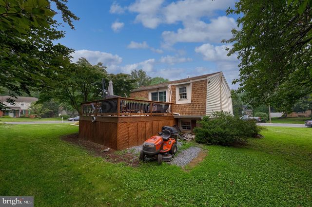 33 COUNTRY SIDE LN, Leola, PA 17540