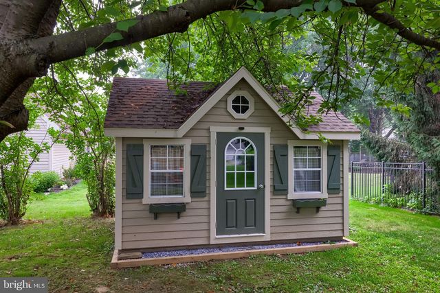 33 COUNTRY SIDE LN, Leola, PA 17540
