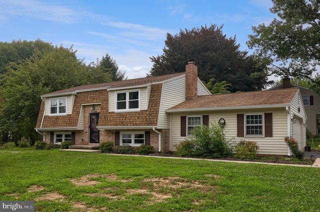 33 COUNTRY SIDE LN, Leola, PA 17540
